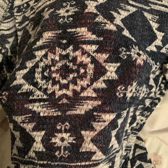 Aztec stretchy top - Picture 2 of 3